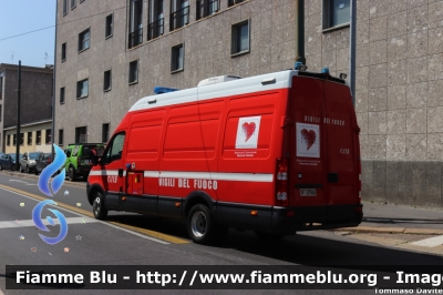 Iveco Daily IV serie restyle
Vigili del Fuoco
Comando Provinciale di Milano
Distaccamento di Monza
VF 27046
Parole chiave: Iveco Daily_IVserie_restyle VF27046