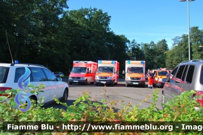 Mercedes-Benz Sprinter III serie
Bundesrepublik Deutschland - Germany - Germania
Feuerwehr Frankfurt Am Main 
Parole chiave: Mercedes-Benz Sprinter_IIIserie Ambulanza Ambulance