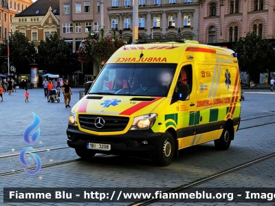 Mercedes-Benz Sprinter III serie restyle
České Republiky - Repubblica Ceca
Ospedale Brno - South Moravian Rescue Service
Parole chiave: Ambulance Ambulanza