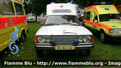 Mercedes-Benz ?
České Republiky - Repubblica Ceca
Zdravotnická záchranná služba hl. m. Prahy - Emergenza Medica Città di Praga
