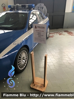 Alfa Romeo 159
Polizia di Stato
squadra volante
Polizia F4220
Conservata presso il Museo delle Auto della Polizia di Stato
Parole chiave: Alfa-Romeo 159 PoliziaF4220