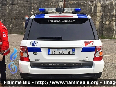 Land Rover Range Rover Sport I serie
Polizia Municipale Comune di Bobbio (PC)
Veicolo proveniente da confisca
Allestimento Bertazzoni
POLIZIA LOCALE YA 486 AP
Parole chiave: Land-Rover Range_Rover_Sport_Iserie POLIZIALOCALEYA486AP