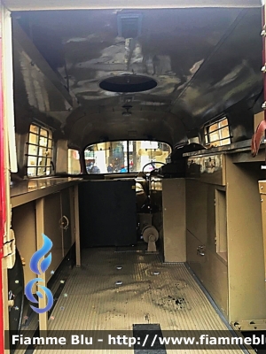  OM CL51 4x4 
Polizia di Stato
Reparto Mobile
Carro Radio
Automezzo Storico
POLIZIA 17132

Fotografata in occasione della Festa della Polizia 2018 della Questura di Bergamo 
Parole chiave: OM CL51_4x4 POLIZIA17132