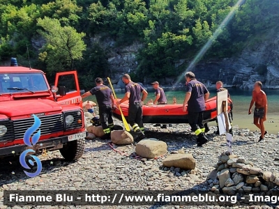 Land Rover Defender 90
Vigili del Fuoco
Comando Provinciale di Piacenza
Distaccamento Permanente di Bobbio
Nucleo Speleo Alpino Fluviale
VF 19547
Parole chiave: Land Rover Defender 90