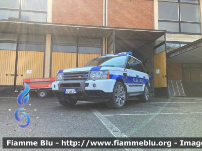 Land Rover Range Rover Sport I serie
Polizia Municipale Comune di Bobbio (PC)
Veicolo proveniente da confisca
Allestimento Bertazzoni
POLIZIA LOCALE YA 486 AP
Parole chiave: Land-Rover Range_Rover_Sport_Iserie POLIZIALOCALEYA486AP