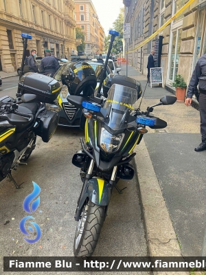 Honda NC750X
Guardia di Finanza
Allestimento Bertazzoni
Decorazione Grafica Artlantis
GdiF 12182 
GdiF 12252
Parole chiave: Honda NC750X GdiF12182 GdiF12252 g20_2021