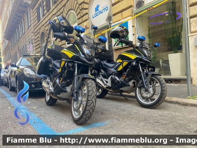 Honda NC750X
Guardia di Finanza
Allestimento Bertazzoni
Decorazione Grafica Artlantis
GdiF 12182 
GdiF 12252
Parole chiave: Honda NC750X GdiF12182 GdiF12252 g20_2021