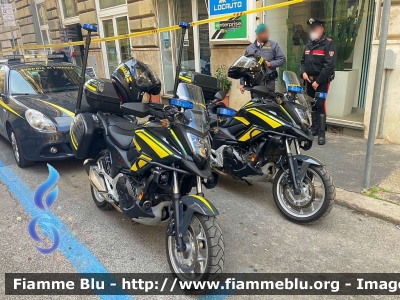 Honda NC750X
Guardia di Finanza
Allestimento Bertazzoni
Decorazione Grafica Artlantis
GdiF 12182 
GdiF 12252
Parole chiave: Honda NC750X GdiF12182 GdiF12252 g20_2021