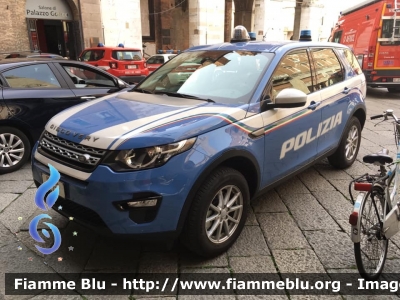 Land Rover Discovery Sport
Polizia di Stato
Allestimento Marazzi 
Decorazione Grafica Artlantis
POLIZIA M2737

Parole chiave: Land_Rover Discovery_Sport POLIZIAM2737