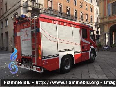 Volvo FL 280 III serie
Vigili del Fuoco
Comando Provinciale di Piacenza
AutoPompaSerbatoio Allestimento Bai
VF 25956
Parole chiave: Volvo FL_280_IIIserie VF25956