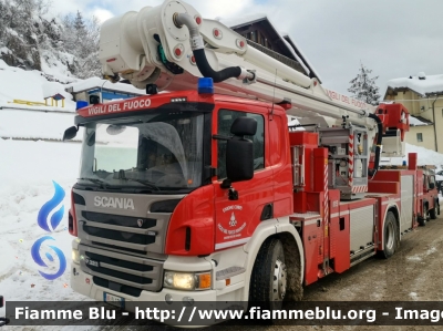 Scania P320 II serie
Vigili del Fuoco

Unione Distrettuale di Fondo (TN)
Piattaforma aerea B34 da 34 metri allestimento Rosenbauer
VF 9J5 TN
Parole chiave: Scania P320 _IIserie VF3L1TN