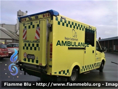 Mercedes-Benz Sprinter III serie restyle
Danmark - Danimarca
Falck Region Syddanmark
Parole chiave: Mercedes-Benz Sprinter_IIIserie_Restyle Ambulanza Ambulance