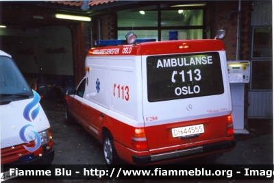 Mercedes-Benz classe E Wagon
Kongeriket Norge - Kongeriket Noreg - Norvegia
Ambulanse Oslo Lekevakt
Parole chiave: Ambulanza Ambulance