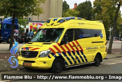 Mercedes-Benz Sprinter III serie restyle
Nederland - Paesi Bassi
Amsterdam Ambulance
13-111
