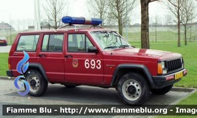 Jeep Cheroke
Nederland - Paesi Bassi
Brandweer Haarlemmermeer
