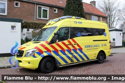 Mercedes-Benz Sprinter III serie restyle
Nederland - Paesi Bassi
Amsterdam Ambulance
13-109
Parole chiave: Ambulanza Ambulance