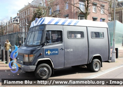 Mercedes-Benz 609D
Nederland - Paesi Bassi
Politie
