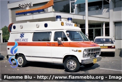 GMC-30Tgl 
Nederland - Paesi Bassi
Ambulance Schiphol Amsterdam Airport
Parole chiave: Ambulance Ambulanza