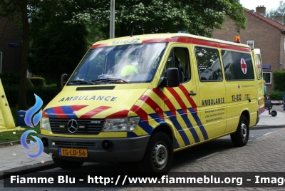 Mercedes-Benz Sprinter II serie
Nederland - Paesi Bassi
Nederlandse Rode Kruis

Parole chiave: Mercedes-Benz Sprinter_IIserie Ambulanza Ambulance