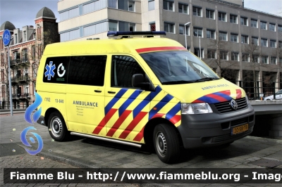 Volkswagen Transporter T5
Nederland - Paesi Bassi
Ambulances Amsterdam e.o.
13-840

