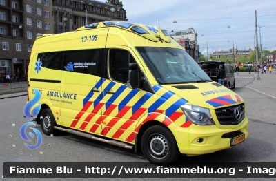 Mercedes-Benz Sprinter III serie Restyle
Nederland - Paesi Bassi
Amsterdam Ambulance
13-105
Parole chiave: Mercedes-Benz Sprinter_IIIserie_Restyle Ambulanza Ambulance