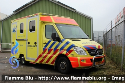 Mercedes-Benz Sprinter III serie restyle
Nederland - Paesi Bassi
Airport Medical Schiphol Airport
Allestito Miesen
12-172
Parole chiave: Ambulanza Ambulance Mercedes-Benz Sprinter_IIIserie_Restyle