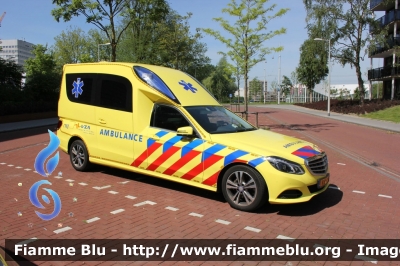 Mercedes-Benz Classe E
Nederland - Paesi Bassi
Ambulances VZA International
Allestita Visser
Parole chiave: Ambulanza Ambulance Mercedes-Benz Classe_E