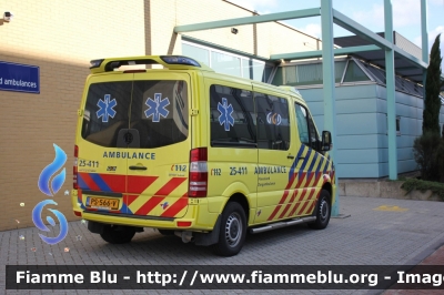 Mercedes-Benz Sprinter III serie restyle
Nederland - Paesi Bassi
Regionale Ambulance Voorziening (RAV) Flevoland
25-411
Parole chiave: Ambulanza Ambulance Mercedes-Benz Sprinter_IIIserie_Restyle