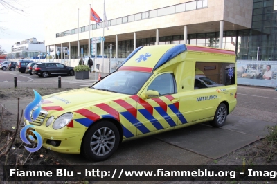 Mercedes-Benz 280CDI
Nederland - Paesi Bassi
Ambulances VZA International
Allestita Miesen
Parole chiave: Ambulanza Ambulance