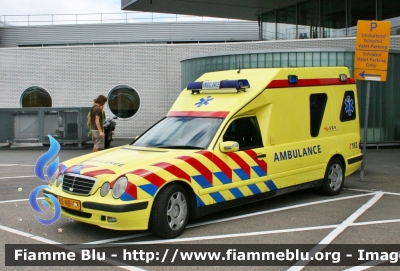 Mercedes-Benz Classe E
Nederland - Paesi Bassi
Ambulances VZA International
Allestita Visser
Parole chiave: Ambulanza Ambulance Mercedes-Benz Classe_E