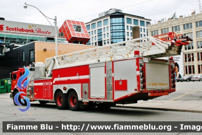 Mack MR690S 
Canada
Toronto Ontario Fire Services
