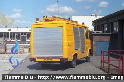 Mercedes-Benz ?
Nederland - Paesi Bassi
Fokker Brandweer Schiphol Oost
