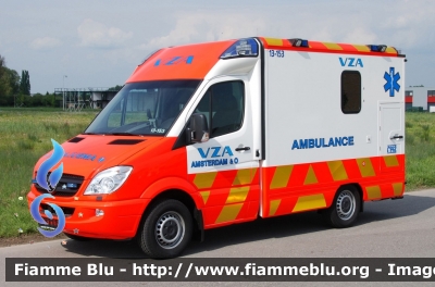 Mercedes-Benz Sprinter III serie
Nederland - Paesi Bassi
Ambulances Amsterdam VZA
13-153
Parole chiave: Mercedes-Benz Sprinter_IIIserie Ambulanza Ambulance