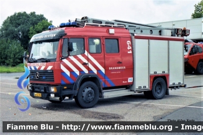 Mercedes-Benz 1224
Nederland - Netherlands - Paesi Bassi
Brandweer Amsterdam Airport Schiphol
641
Parole chiave: Mercedes-Benz 1224