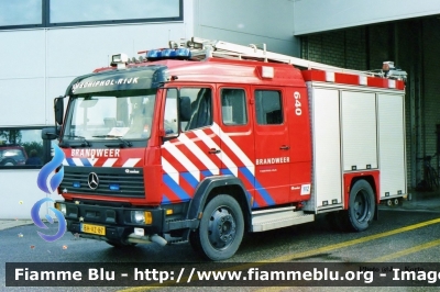 Mercedes-Benz 1224
Nederland - Netherlands - Paesi Bassi
Brandweer Amsterdam Airport Schiphol
640
Parole chiave: Mercedes-Benz 1224