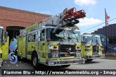 Seagrave 104'
United States of America - Stati Uniti d'America
Gettysburg PA Fire Department
