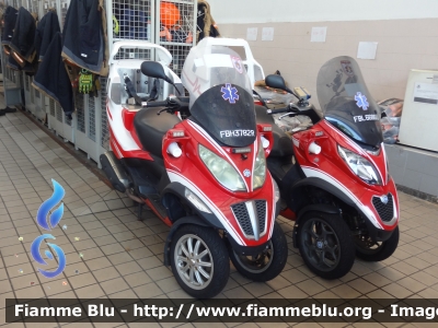 Piaggio MP3
Republic of Singapore - Republik Singapura - 新加坡共和国
SCDF Singapore Civil Defence Force
