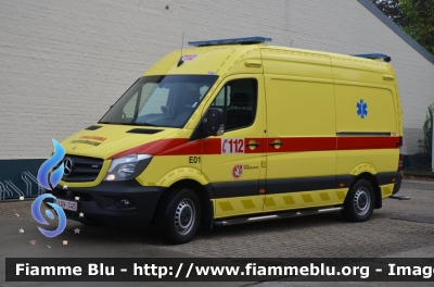 Mercedes-Benz Sprinter III serie Restyle
Koninkrijk België - Royaume de Belgique - Königreich Belgien - Kingdom of Belgium - Belgio
Brandweer Eeklo
Parole chiave: Ambulanza Mercedes-Benz Sprinter_IIIserie_Restyle