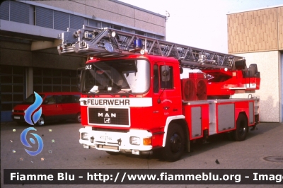 Man ?
Bundesrepublik Deutschland - Germany - Germania
Feuerwehr Koln
