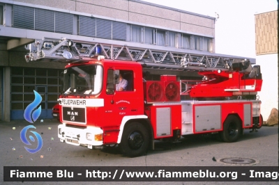 Man ?
Bundesrepublik Deutschland - Germany - Germania
Feuerwehr Koln
