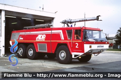 Sides S2000
France - Francia
Sapeur Pompiers Aeroports de Paris
2
