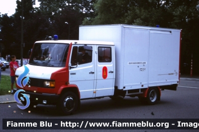 Mercedes-Benz 814D
Koninkrijk België - Royaume de Belgique - Königreich Belgien - Belgio
La Defence - Defecie - Armata Belga
DOVO - SEDEE - Artificeri
