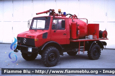 Mercedes-Benz Unimog 1300L
Bundesrepublik Deutschland - Germany - Germania
Werkfeuerwehr Essen/Mülheim Airport
Parole chiave: Mercedes-Benz Unimog_1300L