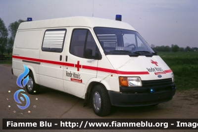 Ford Transit V serie
Koninkrijk België - Royaume de Belgique - Königreich Belgien - Belgio
Croix Rouge de Belgique - Belgische Rode Kruis Vlaanderen
Parole chiave: Ambulanza Ambulance