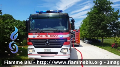 Mercedes-Benz Actros 1841 II serie
Vigili Del Fuoco
Comando Provinciale di Treviso
Distaccamento Permanente di Conegliano (TV)
AutoPompaSerbatoio allesitmento BAI
VF 24479
Parole chiave: Mercedes-Benz Actros_1841_IIserie VF24479