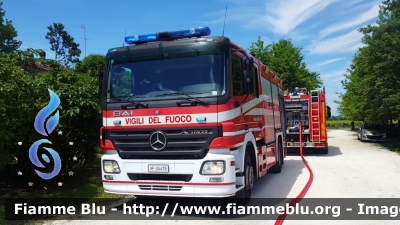 Mercedes-Benz Actros 1841 II serie
Vigili Del Fuoco
Comando Provinciale di Treviso
Distaccamento Permanente di Conegliano (TV)
AutoPompaSerbatoio allesitmento BAI
VF 24479
Parole chiave: Mercedes-Benz Actros_1841_IIserie VF24479