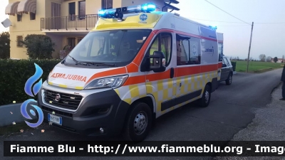 Fiat Ducato X290
Cooperativa sociale Castel Monte Onlus
Ambulanza convenzionata
SUEM 118 Treviso Emergenza
Ospedale di Oderzo (TV)
Allestimento Class 
"353"
Parole chiave: Fiat Ducato_X290 Ambulanza