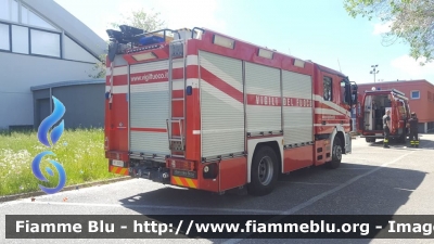 Mercedes-Benz Actros 1841 II serie
Vigili Del Fuoco
Comando Provinciale di Treviso
Distaccamento Permanente di Motta di Livenza (TV)
AutoPompaSerbatoio allestimento BAI
VF 23312
Parole chiave: Mercedes-Benz Actros_1841_IIserie VF23312