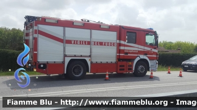 Mercedes-Benz Actros 1841 II serie
Vigili Del Fuoco
Comando Provinciale di Treviso
Distaccamento Permanente di Motta di Livenza (TV)
AutoPompaSerbatoio allestimento BAI
VF 23312
Parole chiave: Mercedes-Benz Actros_1841_IIserie VF23312