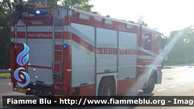 Mercedes-Benz Actros 1841 II serie
Vigili Del Fuoco
Comando Provinciale di Treviso
Distaccamento Permanente di Motta di Livenza (TV)
AutoPompaSerbatoio allestimento BAI
VF 23312
Parole chiave: Mercedes-Benz Actros_1841_IIserie VF23312